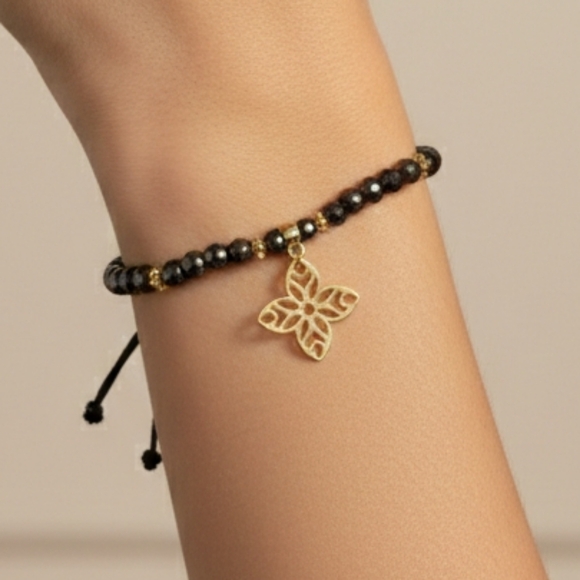 Dziubeka Jewelry - NWT Gold Black Bracelet Beaded Minimalist Bohemian Floral Delicate Preppy
